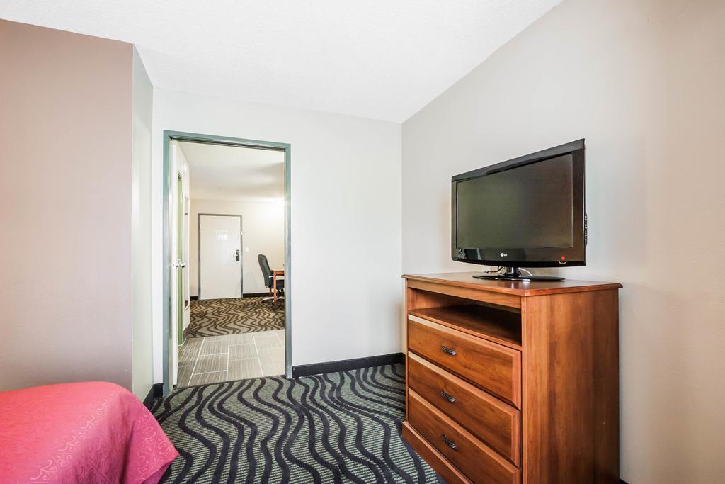 Quality Suites Memphis/ Wolfchase Galleria Экстерьер фото