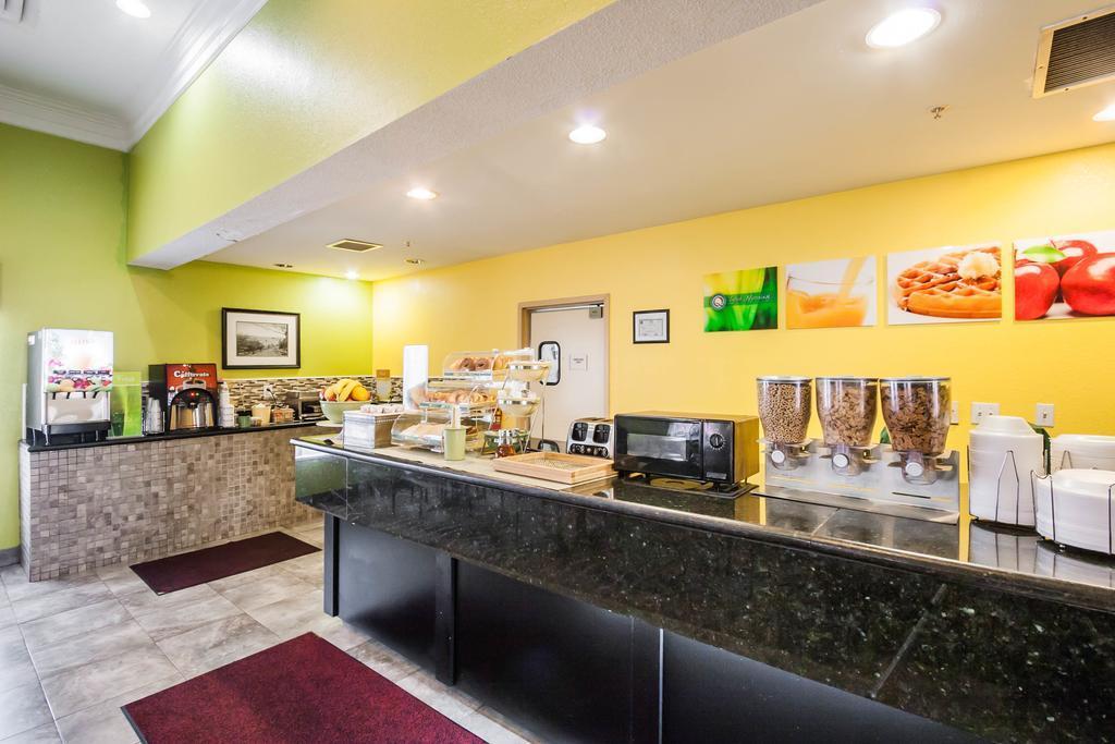 Quality Suites Memphis/ Wolfchase Galleria Экстерьер фото